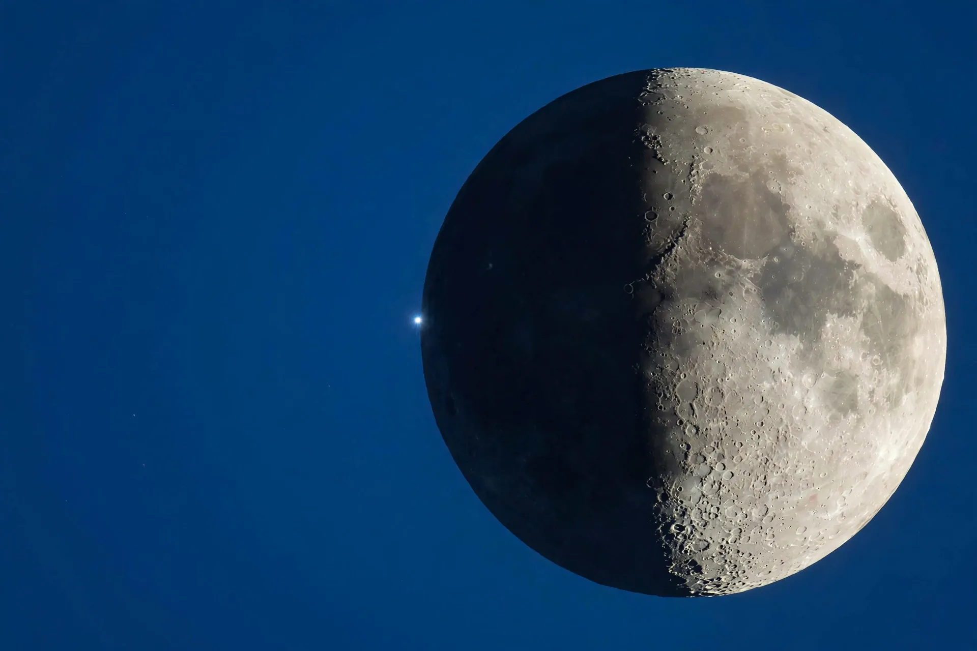 moon occulting a bright star above Slovakia